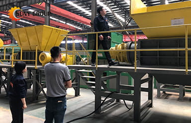 Japanese Clients Visit Factory To Observe Industrial Dual Shaft Shredder Operation